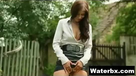 Alluring sexy girl fetish piss